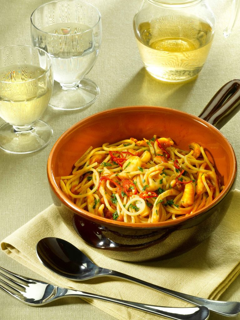 Spaghetti-alla-chitarra-con-le-seppie-nostrane